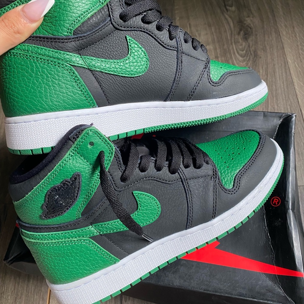 Jordan 1 Retro High OG - 6Y (7.5W) - New - Picture 4 of 9